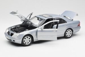 Mercedes S-Class W220 Hellblau Maisto 1:18 56050 Druckguss — Bild 2 von 8