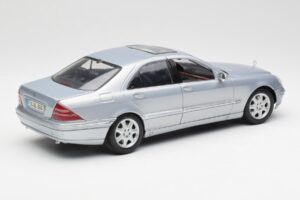 Mercedes S-Class W220 Hellblau Maisto 1:18 56050 Druckguss — Bild 3 von 8