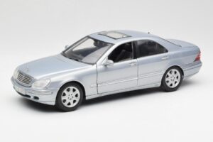 Mercedes S-Class W220 Hellblau Maisto 1:18 56050 Druckguss