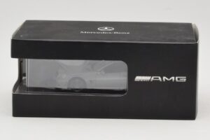 Mercedes SL 63 AMG R230 Silver Metallic Minichamps 1:43 B66960018 Druckguss — Bild 4 von 4