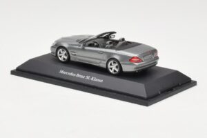Mercedes SL R230 Palladium Silver Metallic Minichamps 1:43 B66962390 Druckguss — Bild 3 von 4