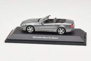 Mercedes SL R230 Palladium Silver Metallic Minichamps 1:43 B66962390 Druckguss