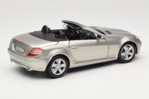 Mercedes SLK R171 Helles Bronze Metallic Maisto 1:18 31674-R1 Druckguss — Bild 3 von 8