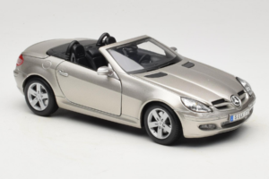 Mercedes SLK R171 Helles Bronze Metallic Maisto 1:18 31674-R1 Druckguss — Bild 6 von 8