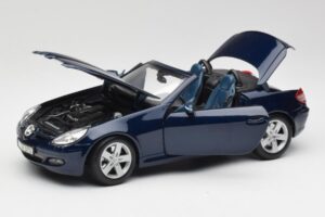 Mercedes SLK R171 Blau Maisto 1:18 B66962190 Druckguss — Bild 2 von 8