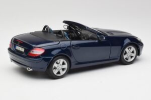 Mercedes SLK R171 Blau Maisto 1:18 B66962190 Druckguss — Bild 3 von 8