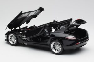 Mercedes SLR McLaren Roadster R199 Crystal Galaxit Schwarz Minichamps 1:18 B66961004 Druckguss — Bild 5 von 8