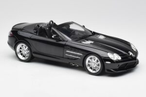 Mercedes SLR McLaren Roadster R199 Crystal Galaxit Schwarz Minichamps 1:18 B66961004 Druckguss — Bild 6 von 8