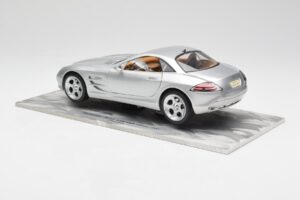 Mercedes SLR Vision Silber Limitierte Auflage Mit Aluminium-Sockel Bburago 1:18 B66962102 Druckguss — Bild 7 von 8
