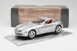 Mercedes SLR Vision Silber Limitierte Auflage Mit Aluminium-Sockel Bburago 1:18 B66962102 Druckguss — Bild 8 von 8