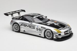 Mercedes AMG SLS C197 GT3 Team AMG China #96 M. Hakkinen / C. Cheng Zhuhai 6th 2011 Minichamps 1:18 151113196 Druckguss — Bild 4 von 6