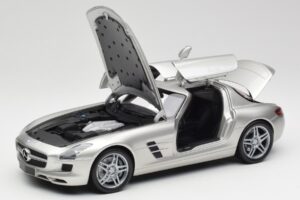 Mercedes SLS AMG C197 Matt Silber Minichamps 1:18 100039029 Druckguss — Bild 2 von 8