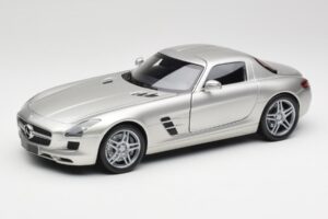 Mercedes SLS AMG C197 Matt Silber Minichamps 1:18 100039029 Druckguss