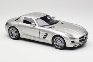 Mercedes SLS AMG C197 Matt Silber Minichamps 1:18 100039029 Druckguss — Bild 6 von 8