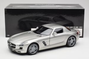 Mercedes SLS AMG C197 Matt Silber Minichamps 1:18 100039029 Druckguss — Bild 8 von 8
