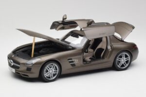 Mercedes SLS AMG C197 Monza Grau Minichamps 1:18 B66960044 Druckguss — Bild 2 von 8