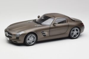 Mercedes SLS AMG C197 Monza Grau Minichamps 1:18 B66960044 Druckguss