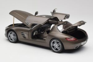 Mercedes SLS AMG C197 Monza Grau Minichamps 1:18 B66960044 Druckguss — Bild 5 von 8
