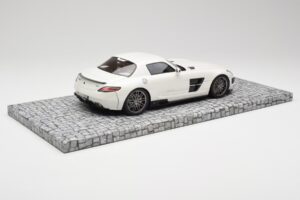 Mercedes Brabus SLS AMG 700 Biturbo Pearl Weiß Minichamps 1:18 107032020 Druckguss — Bild 2 von 6