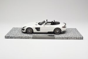 Mercedes Brabus SLS AMG 700 Biturbo Roadster Pearl Weiß Minichamps 1:18 107032130 Druckguss — Bild 3 von 6