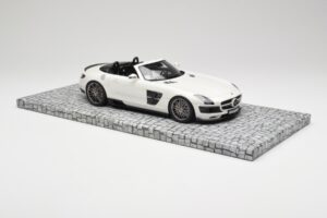 Mercedes Brabus SLS AMG 700 Biturbo Roadster Pearl Weiß Minichamps 1:18 107032130 Druckguss — Bild 4 von 6