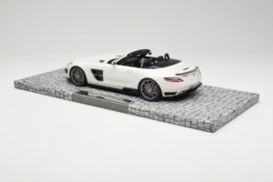 Mercedes Brabus SLS AMG 700 Biturbo Roadster Pearl Weiß Minichamps 1:18 107032130 Druckguss — Bild 5 von 6