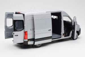 Mercedes Sprinter W907 Silber Norev 1:18 183424 Druckguss — Bild 2 von 8