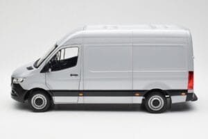 Mercedes Sprinter W907 Silber Norev 1:18 183424 Druckguss — Bild 4 von 8