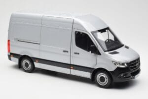 Mercedes Sprinter W907 Silber Norev 1:18 183424 Druckguss — Bild 6 von 8
