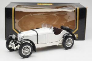 Mercedes SSKL Weiß Bburago 1:18 3002 Druckguss — Bild 8 von 8