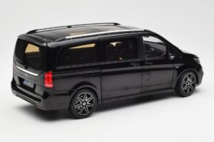 Mercedes V-Class W447 AMG Line Schwarz Norev 1:18 183860 Druckguss — Bild 3 von 6