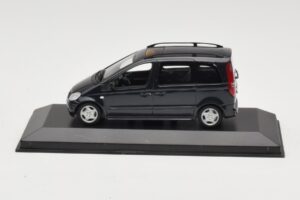Mercedes Vaneo Dunkelblau Minichamps 1:43 400031200 Druckguss