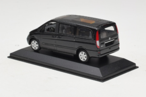 Mercedes Viano W639 Atlantis Blue Minichamps 1:43 B67871200 Druckguss — Bild 3 von 4