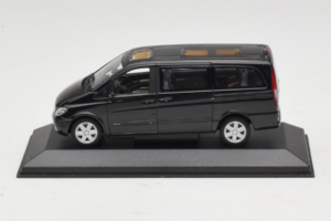 Mercedes Viano W639 Atlantis Blue Minichamps 1:43 B67871200 Druckguss