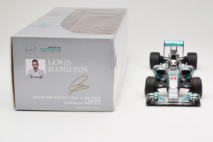 Mercedes W05 #44 L. Hamilton Mercedes AMG Petronas Malaysian Grand Prix Winner 2014 Minichamps 1:18 110140144 Druckguss — Bild 6 von 7
