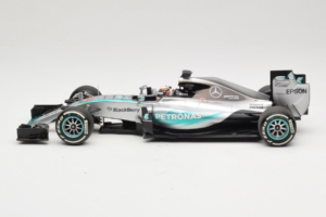 Mercedes W06 #44 L. Hamilton F1 World Champion 2015 Dealer Edition Minichamps 1:18 B66960539 Druckguss — Bild 3 von 7