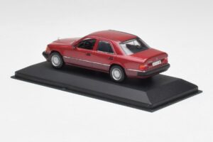 Mercedes 300D W124 Rot Minichamps 1:43 3209 Druckguss — Bild 3 von 4