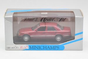 Mercedes 300D W124 Rot Minichamps 1:43 3209 Druckguss — Bild 4 von 4