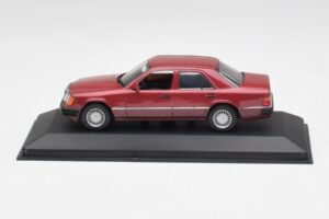 Mercedes 300D W124 Rot Minichamps 1:43 3209 Druckguss