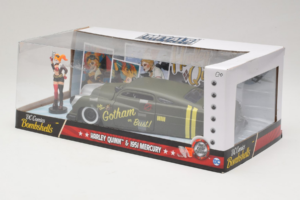 Mercury Gotham or Bust With Harley Quinn Figure Metals Diecast 1:24 30456 Druckguss — Bild 3 von 3