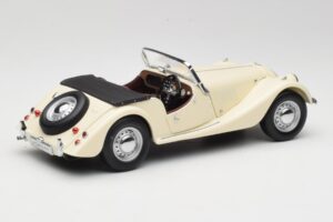 Morgan 4/4 Series II Weiß Kyosho 1:18 08111W Druckguss — Bild 3 von 8
