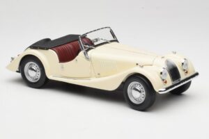 Morgan 4/4 Series II Weiß Kyosho 1:18 08111W Druckguss — Bild 6 von 8