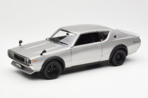 Nissan Skyline 2000 GT-R KPGC110 Silber Kyosho 1:18 08255S Druckguss
