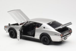 Nissan Skyline 2000 GT-R KPGC110 Silber Kyosho 1:18 08255S Druckguss — Bild 5 von 8