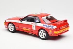 Nissan Skyline GT-R R32 #1 J. Richards / M. Skaife Bathurst 1000 Winner 1992 AUTOart 1:18 89279 Druckguss — Bild 7 von 8