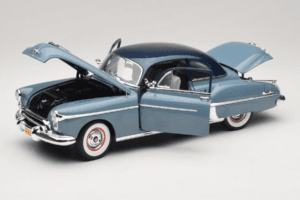 Oldsmobile 88 Blau Grease Auto World 1:18 AWSS103/06 Druckguss — Bild 2 von 8
