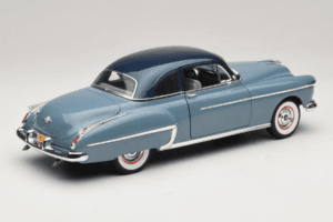 Oldsmobile 88 Blau Grease Auto World 1:18 AWSS103/06 Druckguss — Bild 3 von 8