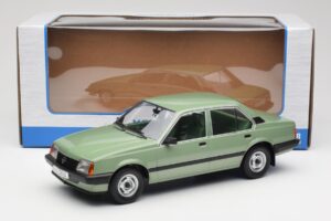 Opel Ascona C Metallic Light Green MCG 1:18 MCG18458 Druckguss — Bild 6 von 6