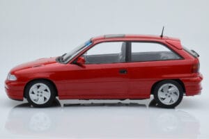 Opel Astra F GSi Rot Norev 1:18 183672 Druckguss — Bild 3 von 6