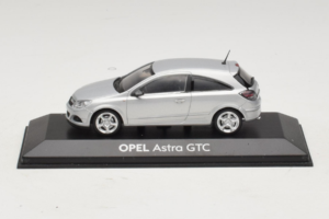Opel Astra H GTC Silber Minichamps 1:43 ASTRA003 Druckguss